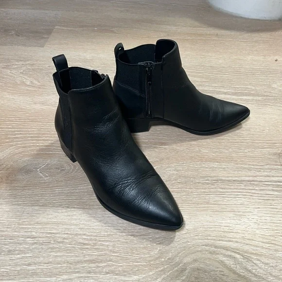 Sz 6 Black Leather Point Toe Crown Vintage Afessa Chelsea Ankle Boots Booties - Picture 3 of 8